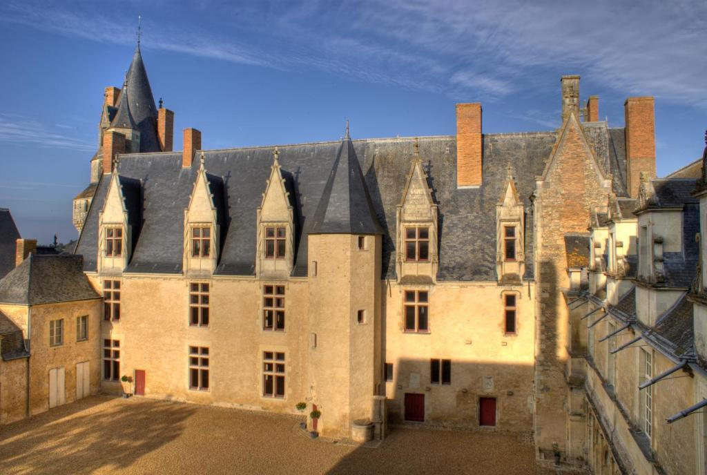 Chateau De Durtal Acomodação com café da manhã Exterior foto